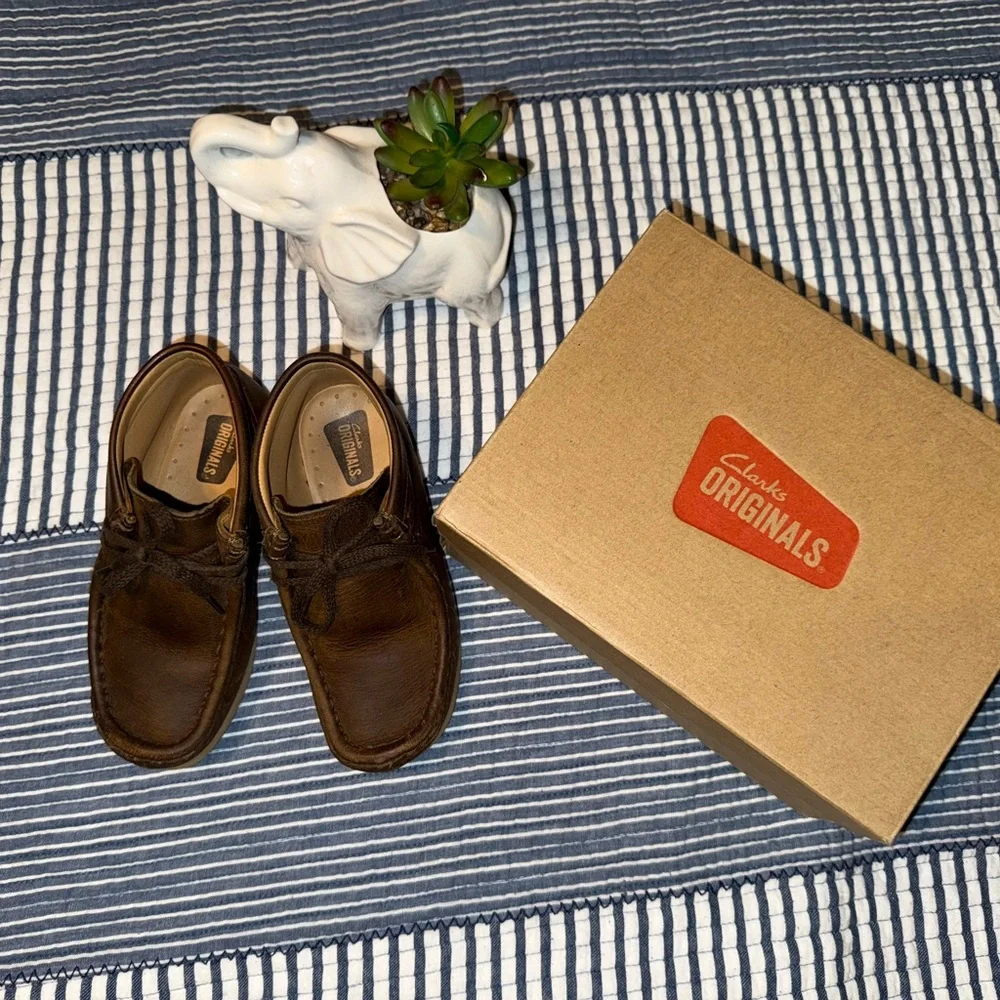 Clarks Brown Leather Loafers Comfortable Slip-Ons - Picture 2 of 4